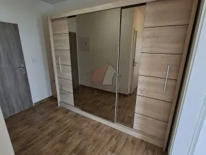 Pronájem bytu 2+kk, Velký Osek, U hřiště, 66 m2
