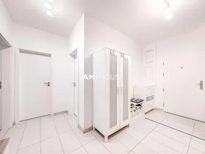 Pronájem bytu 3+kk, Praha - Strašnice, Zvěřinova, 85 m2