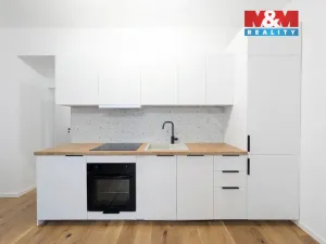 Pronájem bytu 1+kk, Praha - Vršovice, Petrohradská, 30 m2