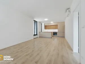 Pronájem bytu 2+kk, Zlín, Štefánikova, 63 m2