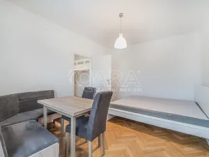 Pronájem bytu 1+1, Praha - Vršovice, Karpatská, 38 m2