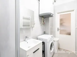 Pronájem bytu 2+kk, Praha - Libeň, Na Rokytce, 46 m2