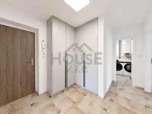 Prodej bytu 3+kk, Břežany II, 64 m2