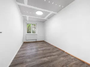 Prodej bytu 4+1, Karlovy Vary, Kosmonautů, 84 m2