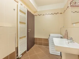 Pronájem bytu 2+kk, Praha, Svitákova, 54 m2