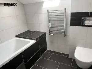 Prodej bytu 2+1, Karlovy Vary - Stará Role, Nerudova, 53 m2