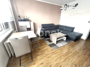 Pronájem bytu 3+1, Zlín, Budovatelská, 68 m2
