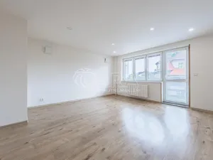 Prodej bytu 3+1, Praha - Satalice, U obory, 78 m2