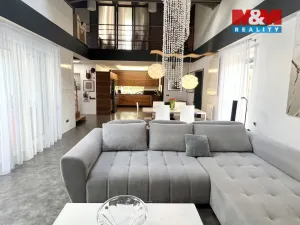 Prodej rodinného domu, Knovíz, 214 m2