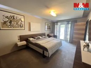 Prodej rodinného domu, Knovíz, 214 m2