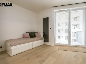Pronájem bytu 1+kk, Praha - Vršovice, Krymská, 26 m2
