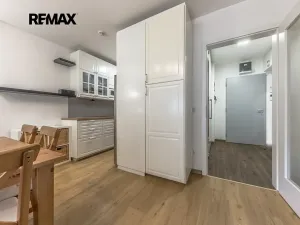 Prodej bytu 2+kk, Praha - Modřany, K Vystrkovu, 62 m2