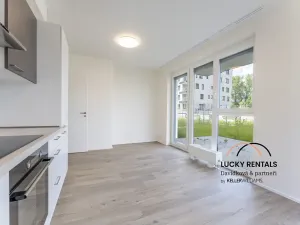 Pronájem bytu 2+kk, Praha - Vysočany, Pod Harfou, 42 m2