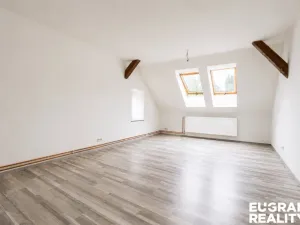 Prodej ubytování, Šluknov, nám. Míru, 330 m2