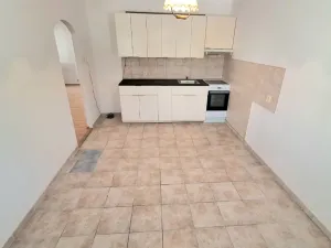 Pronájem bytu 3+1, Pardubice, Na Labišti, 87 m2