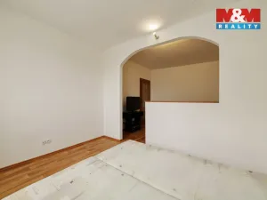 Pronájem bytu 1+1, Cheb, Šeříková, 40 m2