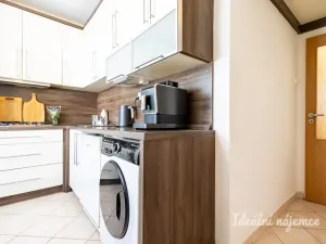 Pronájem bytu 2+1, Praha - Záběhlice, Struhařovská, 55 m2