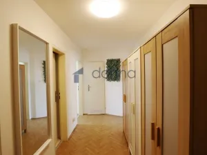 Pronájem bytu 2+1, Praha, Muchova, 75 m2