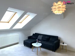 Pronájem bytu 2+kk, Hradec Králové - Pražské Předměstí, Chelčického, 64 m2