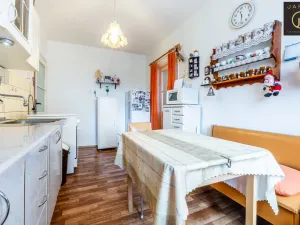 Prodej bytu 3+1, Ostrov, Borecká, 72 m2