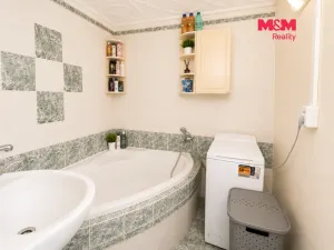 Prodej bytu 2+1, Karlovy Vary - Doubí, Jahodová, 65 m2