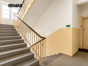 Pronájem bytu 1+1, Praha - Břevnov, U kaštanu, 43 m2