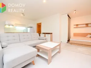 Pronájem bytu 1+kk, Praha, Dolnocholupická, 37 m2