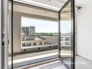 Pronájem bytu 1+kk, Praha - Hloubětín, Domalípova, 32 m2