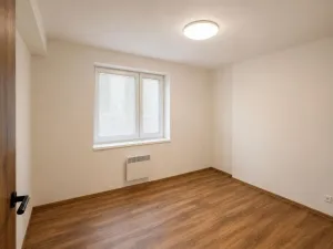 Pronájem bytu 2+kk, Praha - Hloubětín, 39 m2
