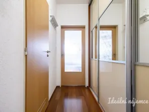 Pronájem bytu 2+kk, Praha - Kbely, Pod Nouzovem, 57 m2