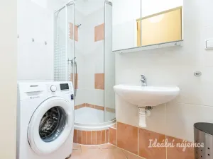 Pronájem bytu 2+kk, Praha - Kbely, Pod Nouzovem, 57 m2