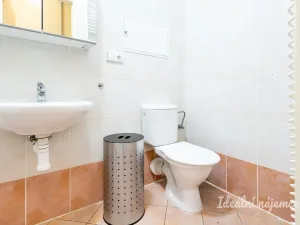 Pronájem bytu 2+kk, Praha - Kbely, Pod Nouzovem, 57 m2