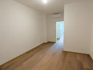 Prodej obchodního prostoru, Praha, Bělohorská, 86 m2