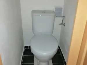 Pronájem kanceláře, Hradec Králové, Gočárova třída, 19 m2