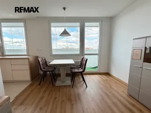 Pronájem bytu 3+kk, Praha - Strašnice, Gutova, 67 m2