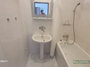 Pronájem bytu 3+1, Praha - Kobylisy, Nad záložnou, 85 m2