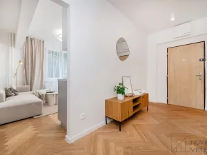 Pronájem bytu 2+kk, Praha - Vršovice, Jakutská, 41 m2