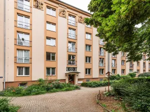 Pronájem bytu 2+kk, Praha - Vršovice, Jakutská, 41 m2