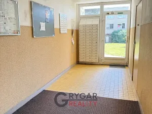 Prodej bytu 1+kk, Praha - Troja, K sadu, 26 m2