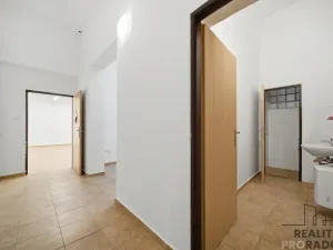 Pronájem obchodního prostoru, Pardubice - Zelené Předměstí, Smilova, 230 m2