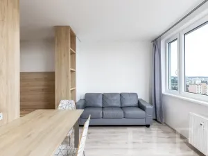 Pronájem bytu 1+kk, Praha - Záběhlice, Topolová, 31 m2