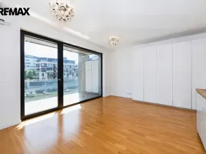 Pronájem bytu 1+kk, Praha, Smrčkova, 32 m2