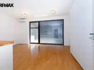 Pronájem bytu 1+kk, Praha, Smrčkova, 32 m2