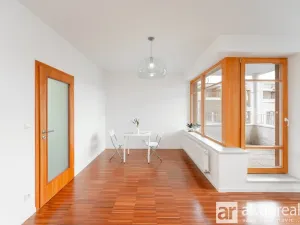 Prodej bytu 3+1, Praha - Žižkov, Mezi domky, 110 m2