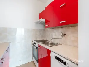 Pronájem bytu 2+kk, Praha, Slancova, 47 m2