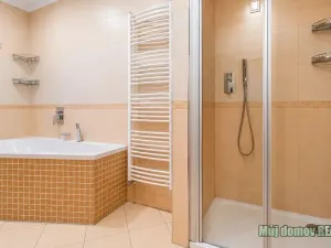 Pronájem vícegeneračního domu, Praha - Písnice, Putimská, 13000 m2