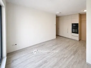 Pronájem bytu 2+kk, Znojmo, Jarošova, 44 m2
