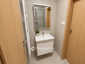 Pronájem bytu 2+kk, Znojmo, Jarošova, 44 m2