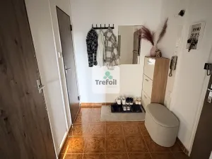 Prodej bytu 2+kk, Praha, Bazovského, 45 m2