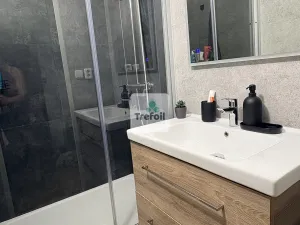 Prodej bytu 2+kk, Praha, Bazovského, 45 m2